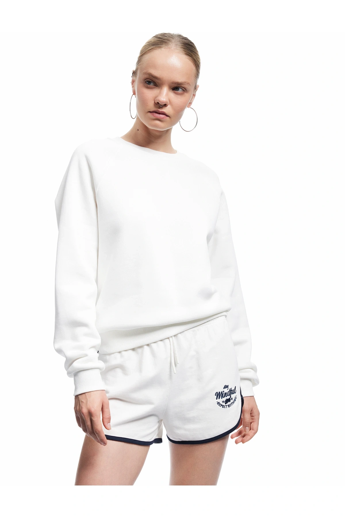 Şardonlu Uzun Kollu Bisiklet Yaka Basic Oversize Sweatshirt