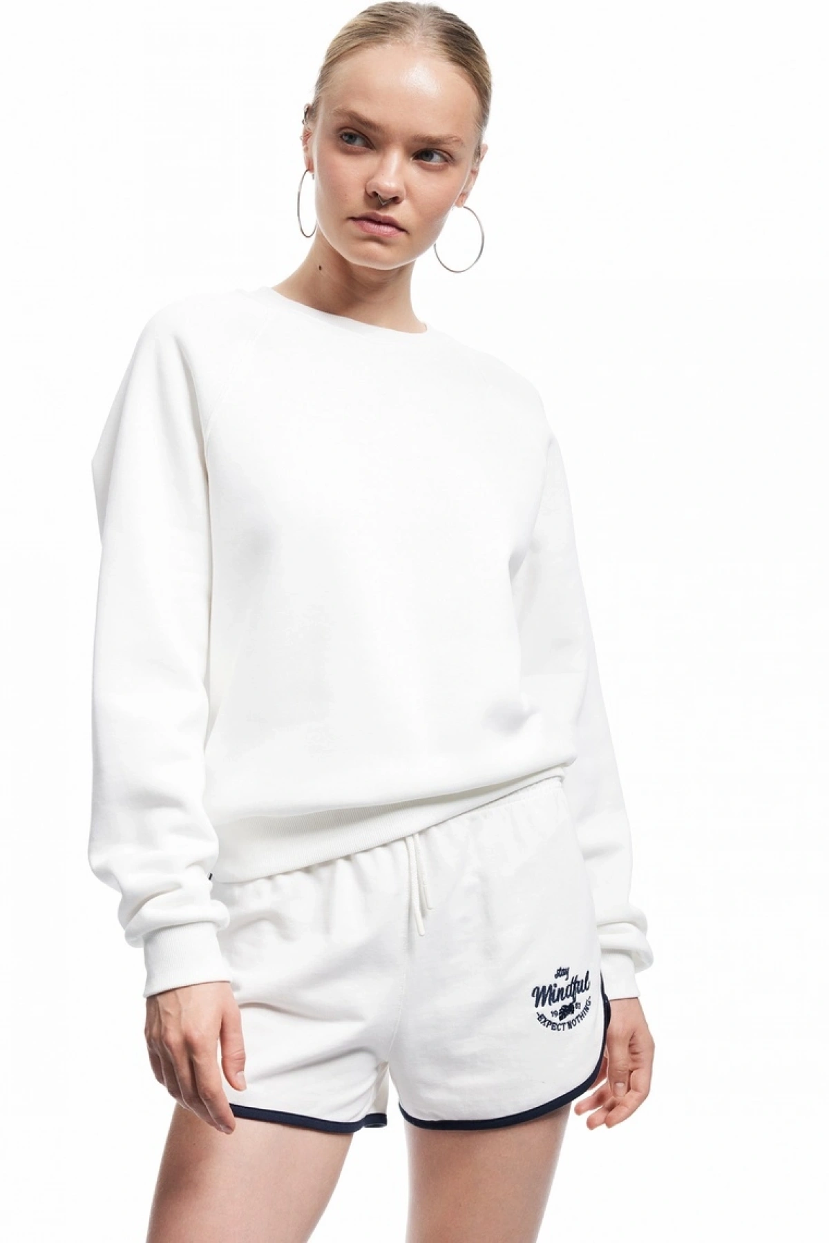 Şardonlu Uzun Kollu Bisiklet Yaka Basic Oversize Sweatshirt