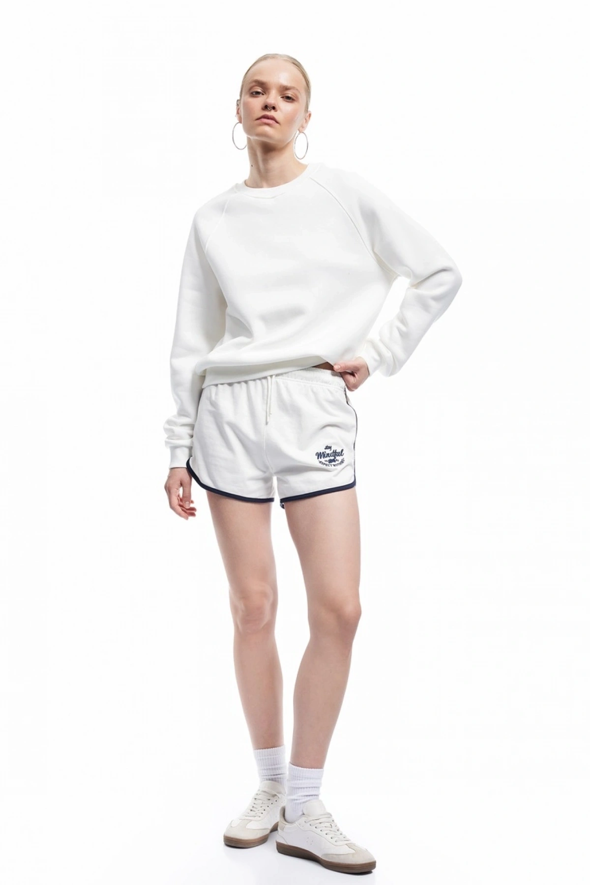 Şardonlu Uzun Kollu Bisiklet Yaka Basic Oversize Sweatshirt