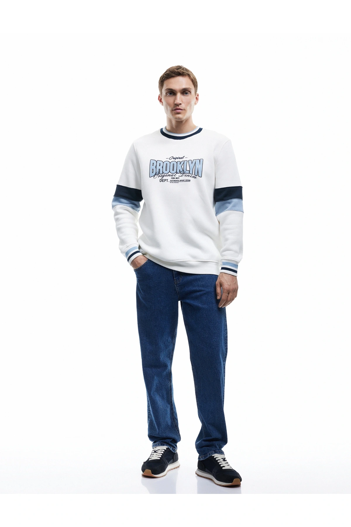 Şardonlu Uzun Kollu Bisiklet Yaka Renk Bloklu Kolej Baskılı Sweatshirt