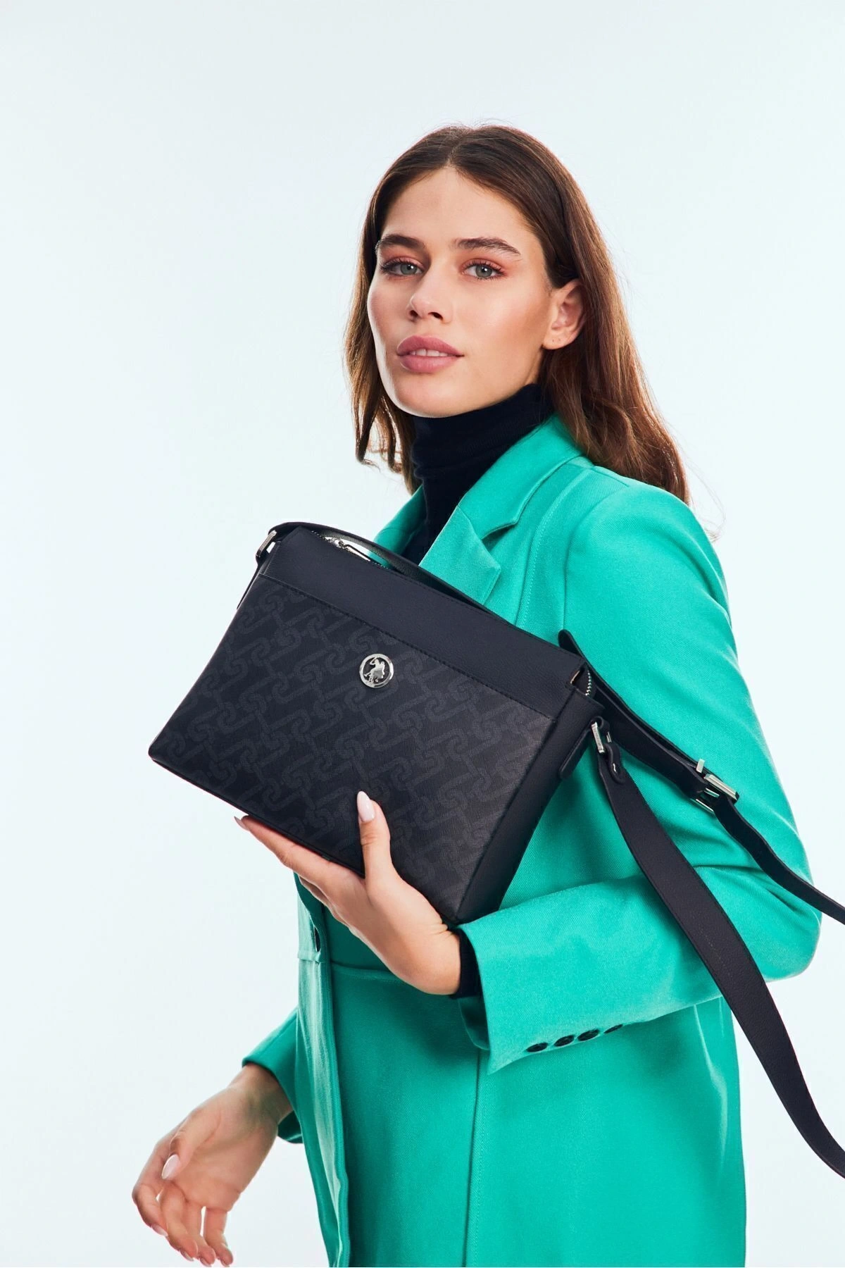 Sıyah Kadın Postacı Çantası Us24524