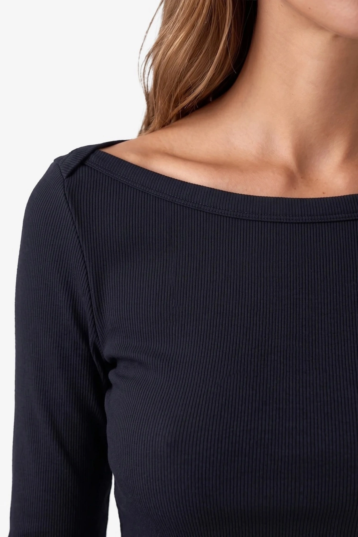 Slim Fit Pamuklu Kayık Yaka Uzun Kollu Basic Tişört