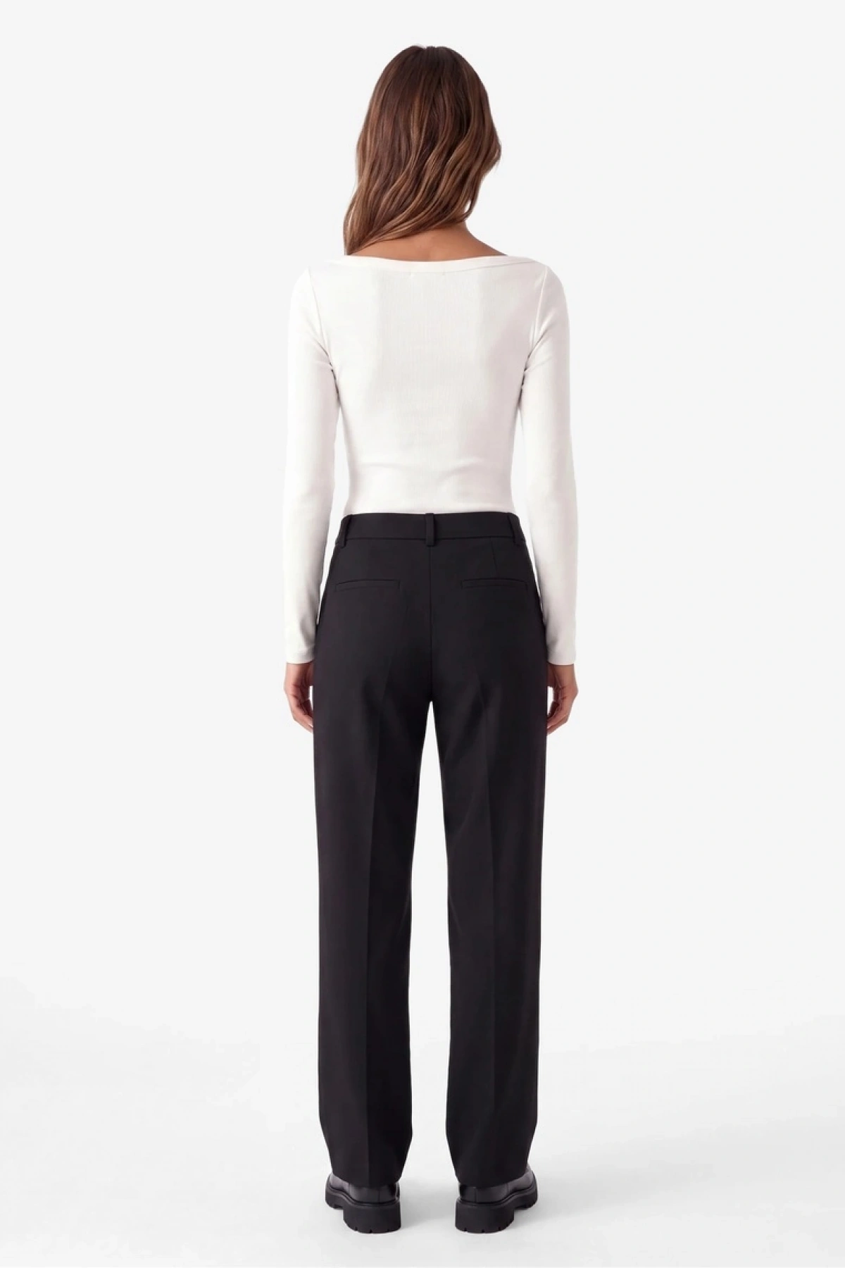 Slim Fit Pamuklu Kayık Yaka Uzun Kollu Basic Tişört