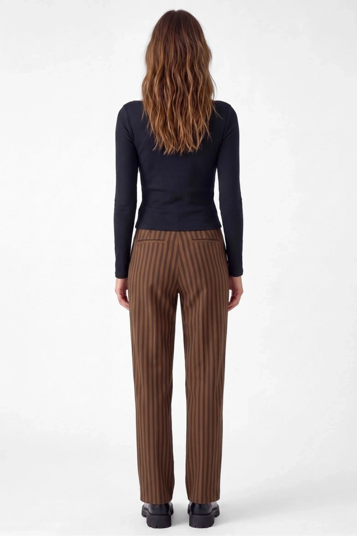 Slim Fit Pamuklu Kayık Yaka Uzun Kollu Basic Tişört