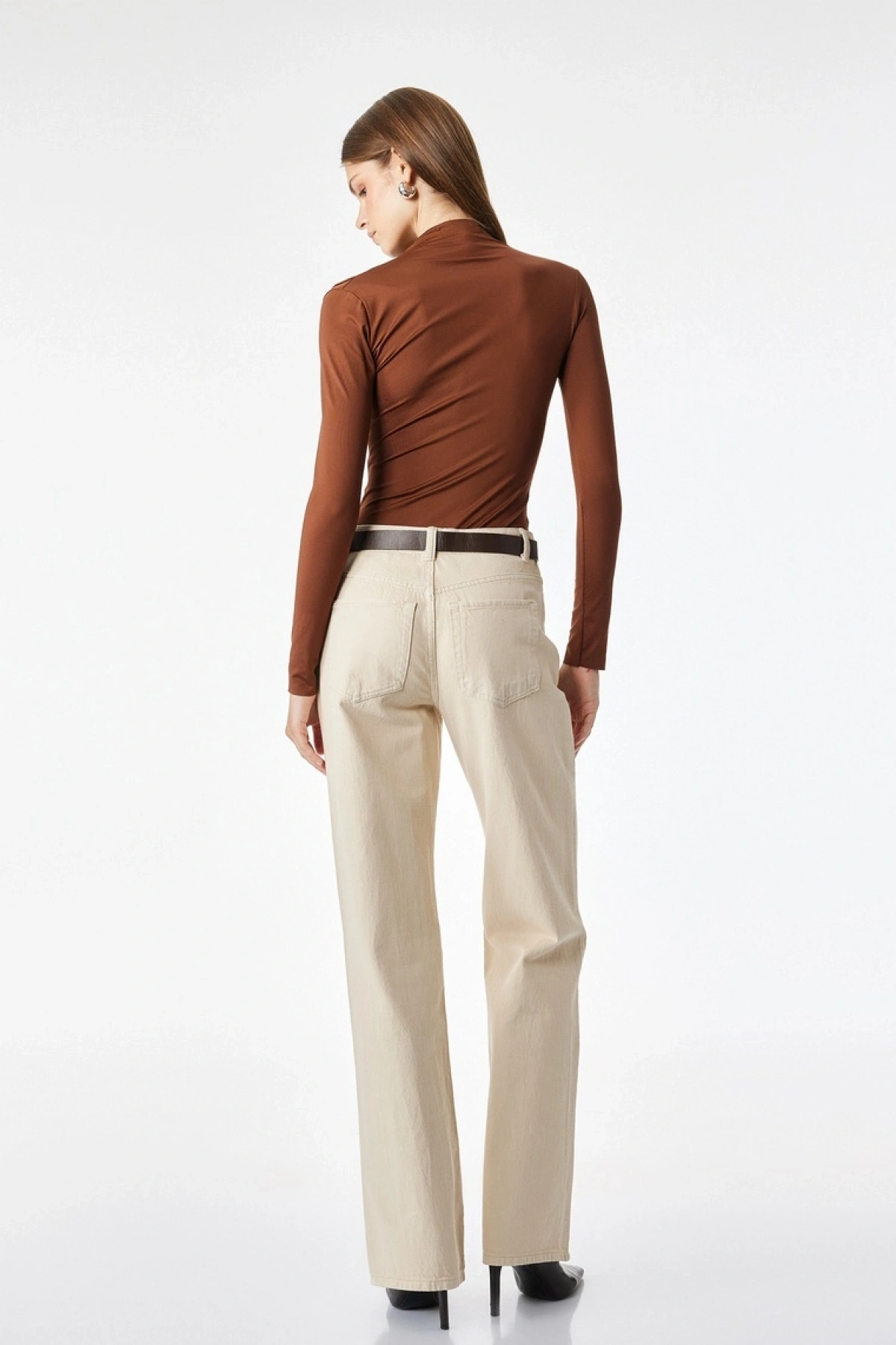 Slim Fit Uzun Kollu Drape Detaylı Hafif Dik Yaka Bodysuit
