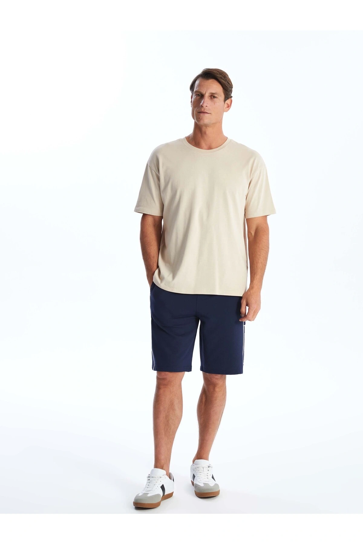 Standart Kalıp Erkek Şort