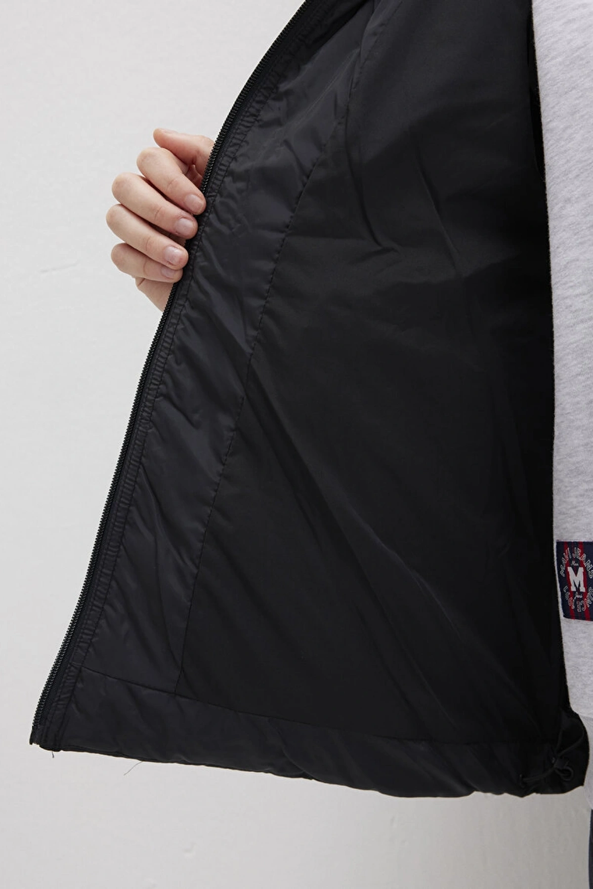 Su İtici Kapüşonlu Siyah Şişme Mont