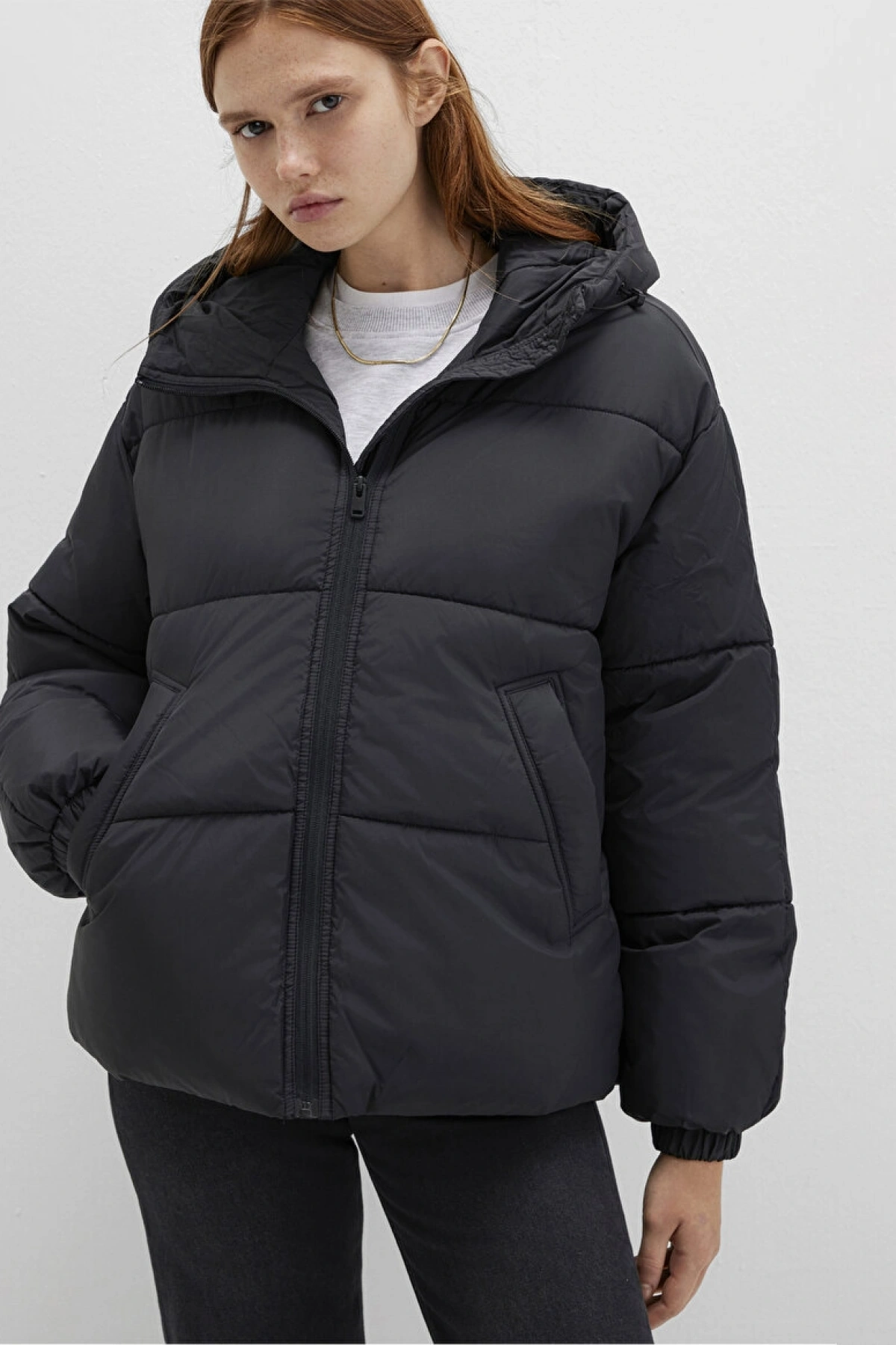 Su İtici Kapüşonlu Siyah Şişme Mont