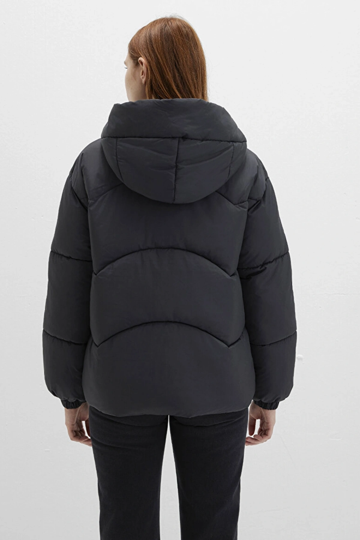 Su İtici Kapüşonlu Siyah Şişme Mont