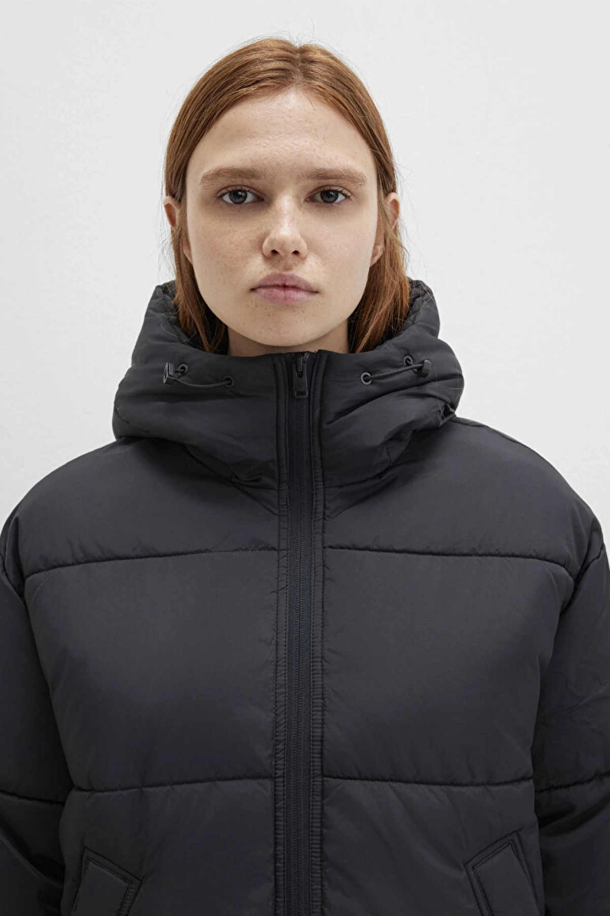 Su İtici Kapüşonlu Siyah Şişme Mont