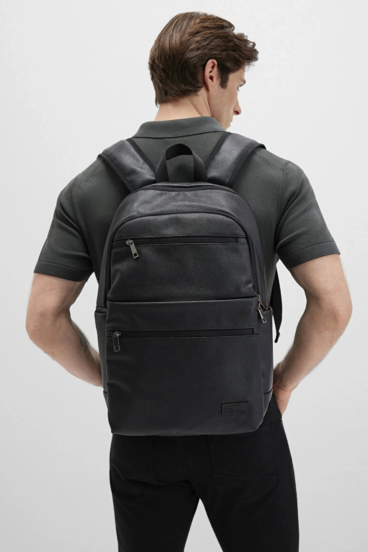 Suni Deri Siyah Sırt Çantası