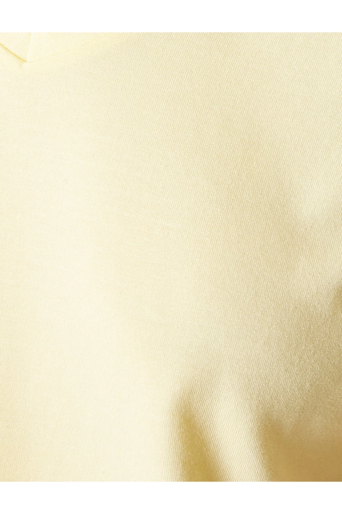 V Yaka Kısa Kollu Basic Tişört