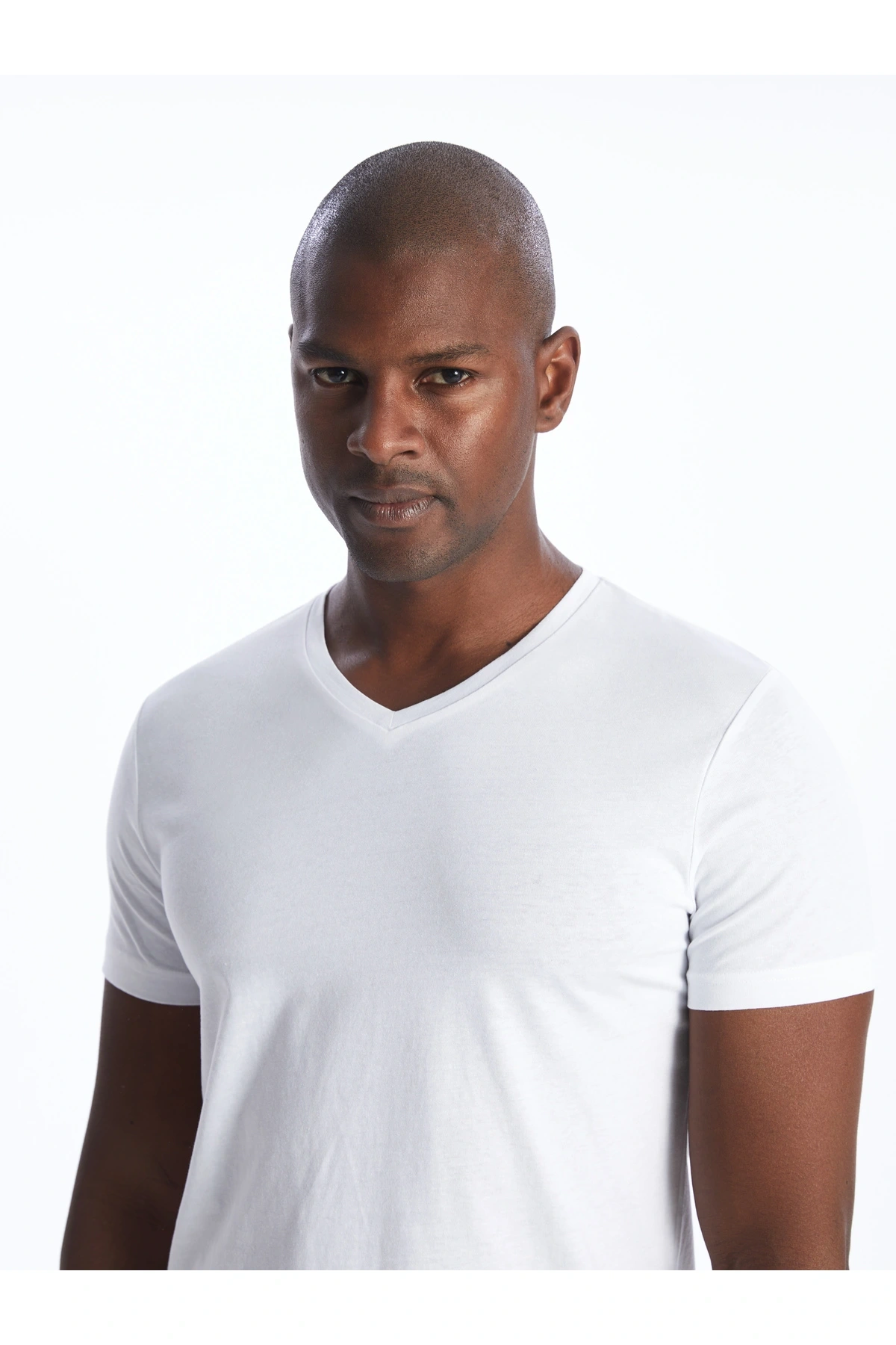 V Yaka Kısa Kollu Erkek Tişört