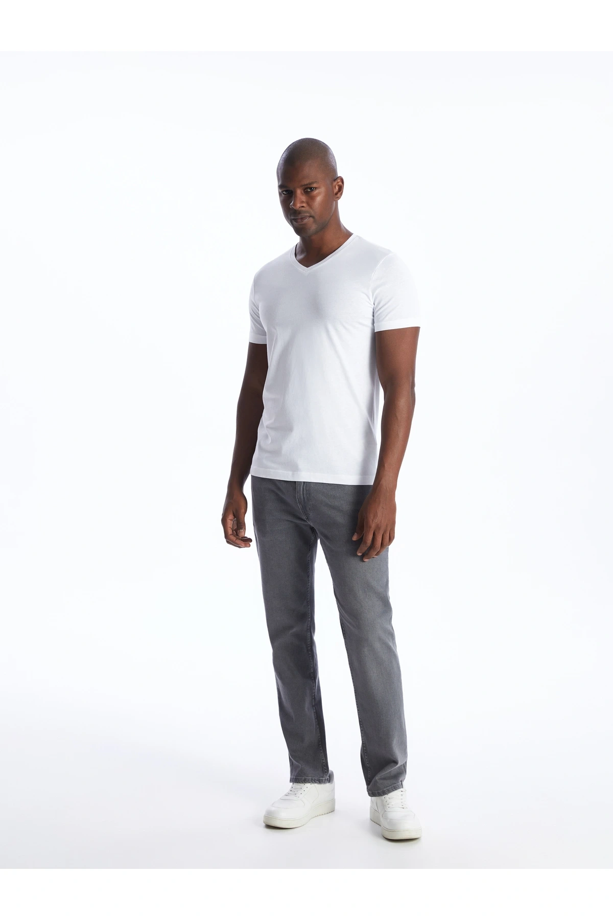 V Yaka Kısa Kollu Erkek Tişört