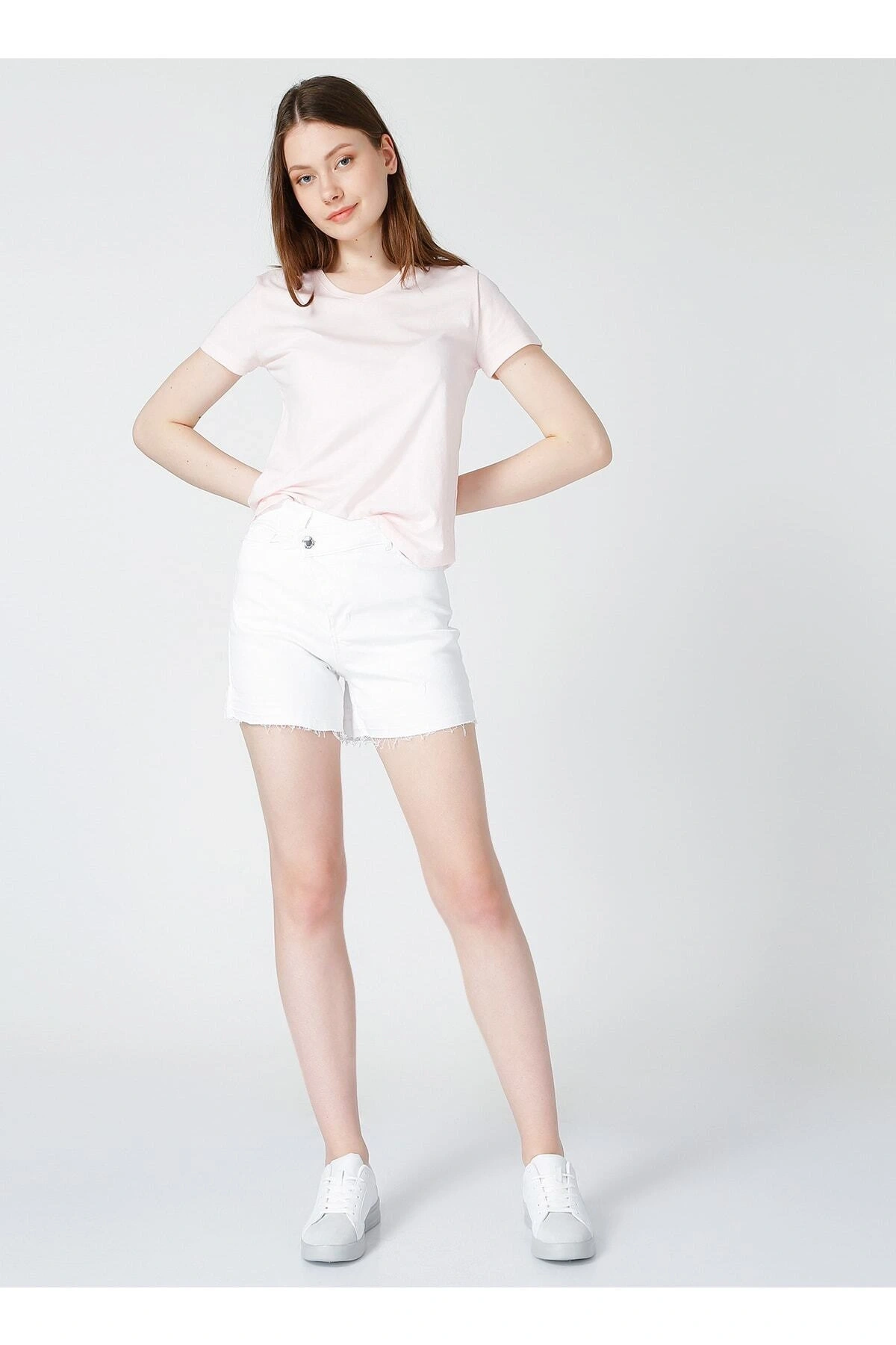 V Yaka Pembe Kadın T-shirt