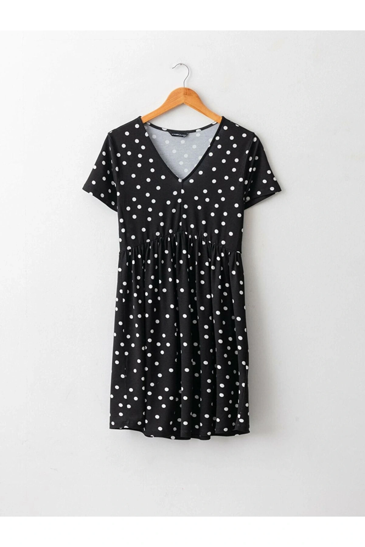 V Yaka Puantiyeli Kısa Kollu Viskon Kadın Elbise