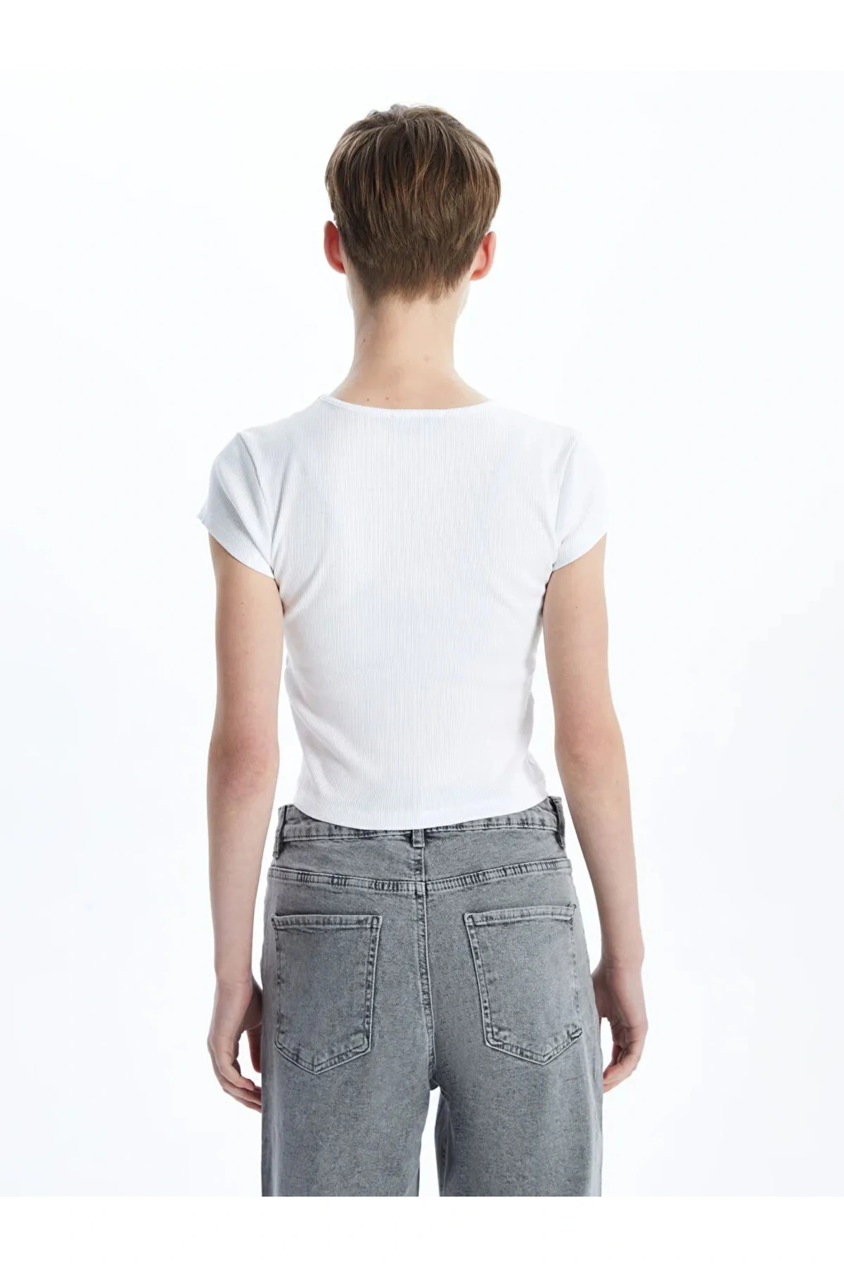 XSIDE Beyaz Bisiklet Yaka Dokulu Kadın Crop T T