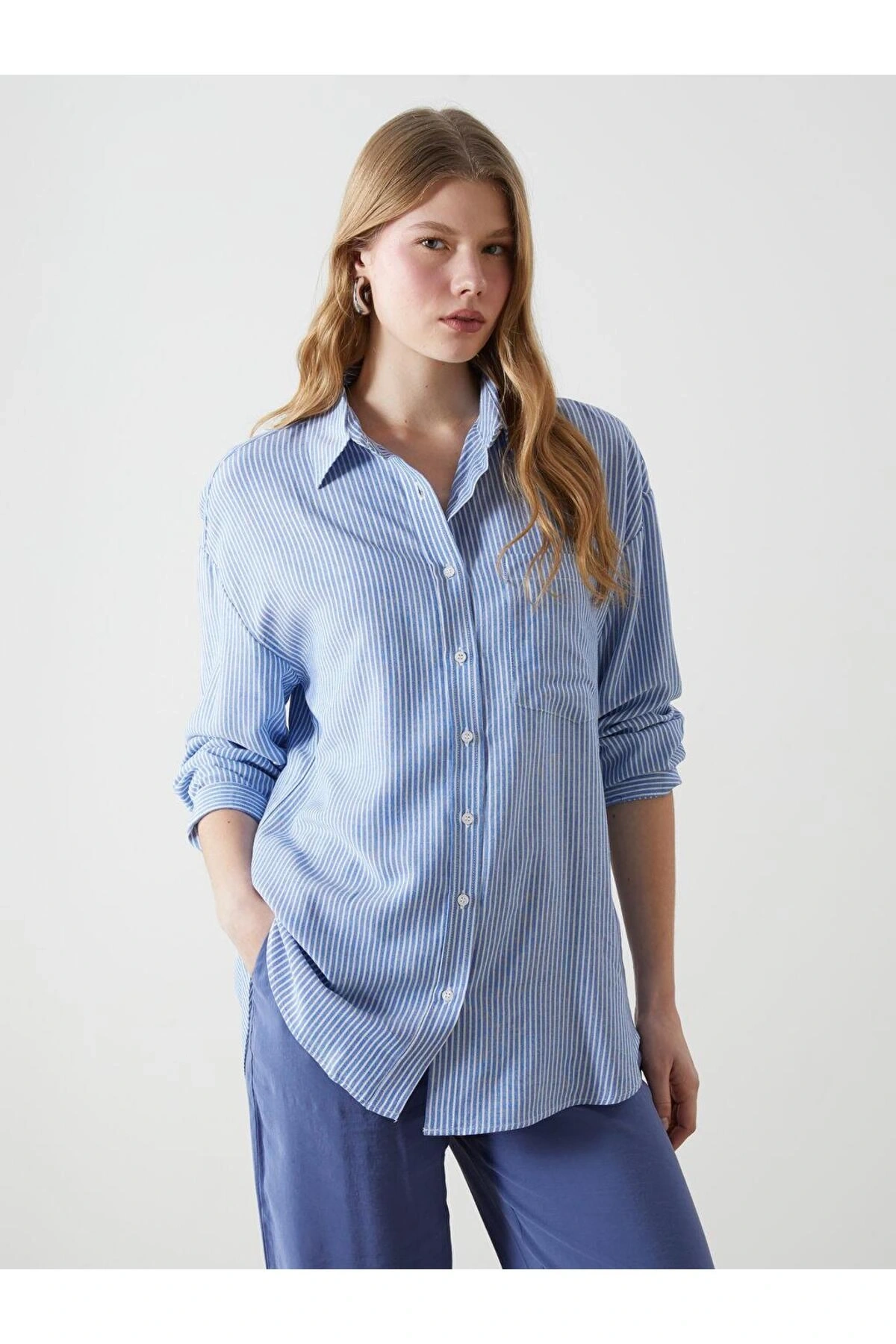XSIDE Mavi Çizgili Keten Karışımlı Oversize Kadın Gömlek