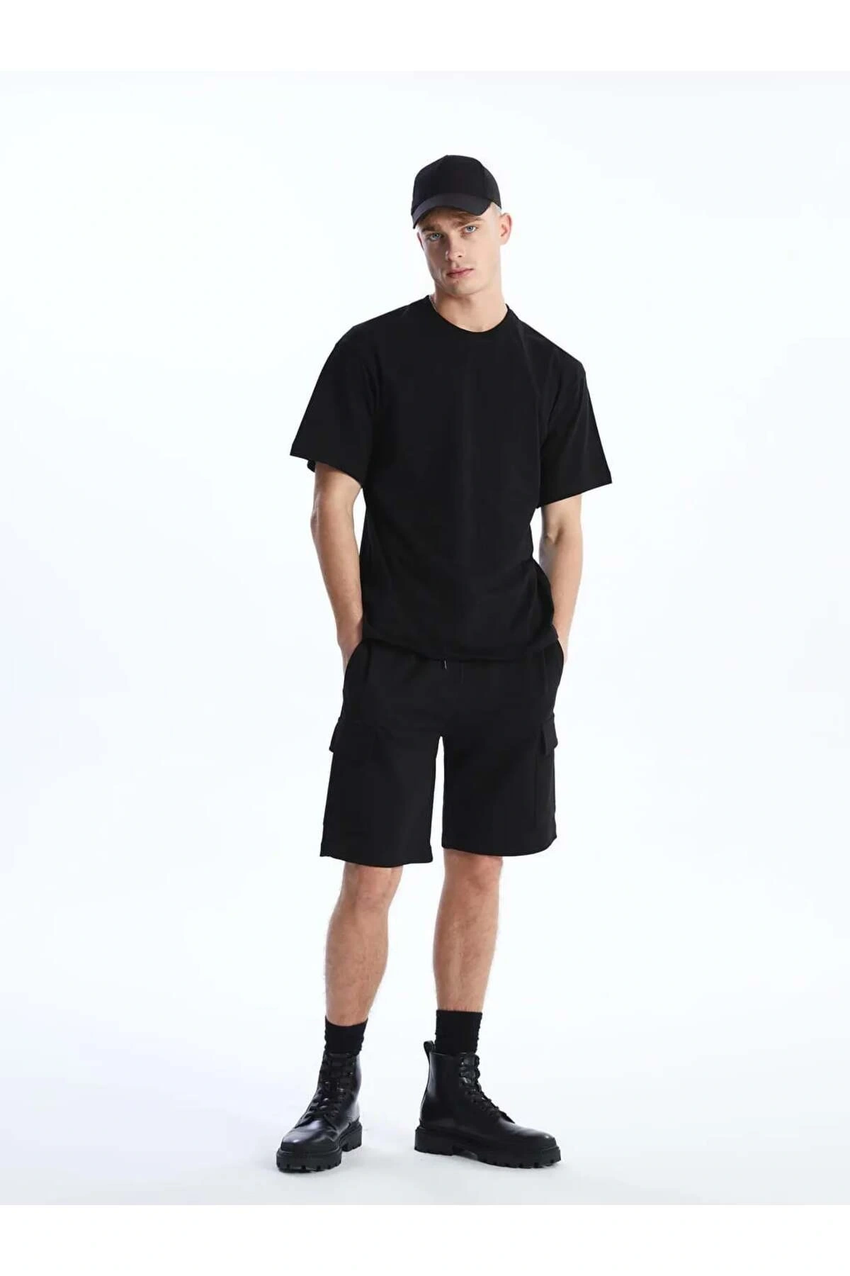 XSIDE Siyah Standart Kalıp Erkek Bermuda Şort