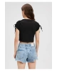 Mavi Omuz Detaylı Crop Siyah Tişört Slim Fit / Dar Kesim
