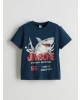 LCW Kids Indigo Bisiklet Yaka Jaws Baskılı Penye Erkek Çocuk Tişört