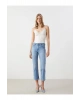 LCW Vision V Yaka Dantel Detaylı Crop Kadın Bluz