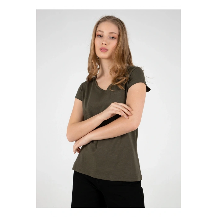 22y0147k1 V Yaka Kısa Kollu Normal Kalıp Düz Haki Kadın T-shirt