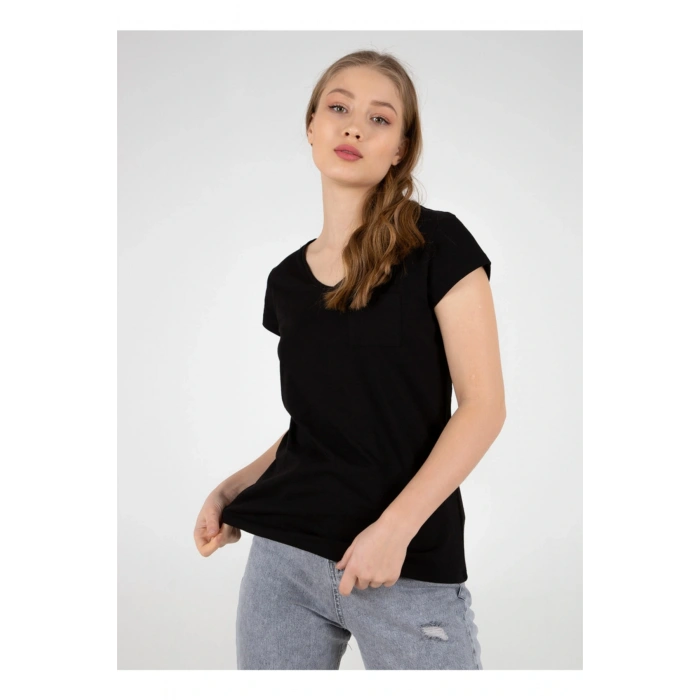 22y0147k1 Siyah Kadın T-shirt