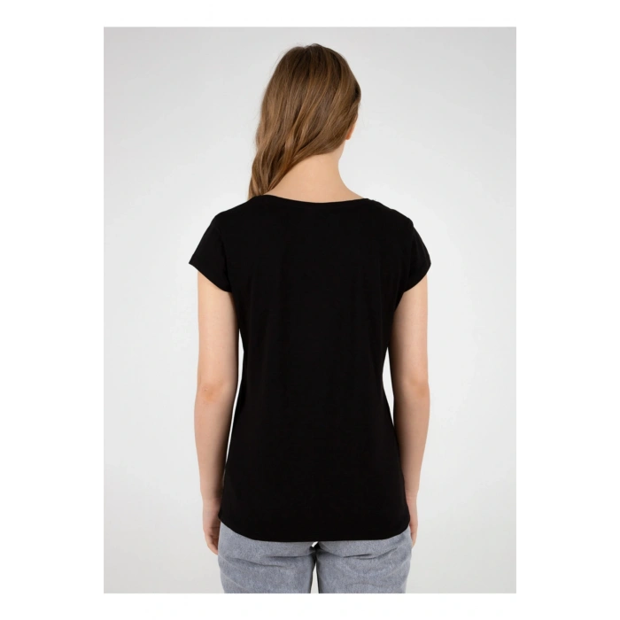 22y0147k1 Siyah Kadın T-shirt