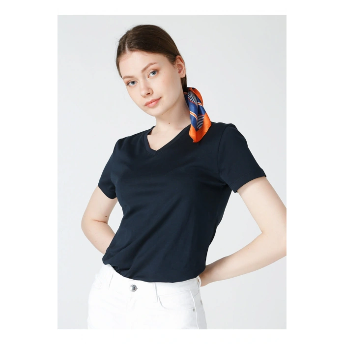 V Yaka Lacivert Kadın T-shirt