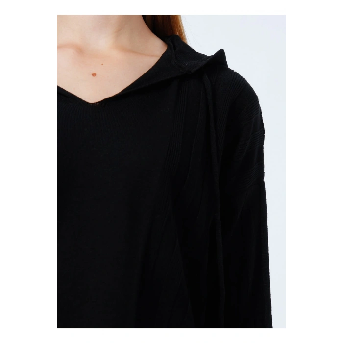 Kapüşon Yaka Düz Siyah Kadın Kazak 22k0267k1