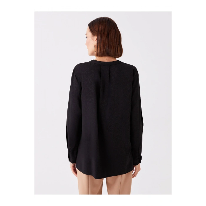 Kaçık Yaka Desenli Uzun Kollu Kadın Bluz