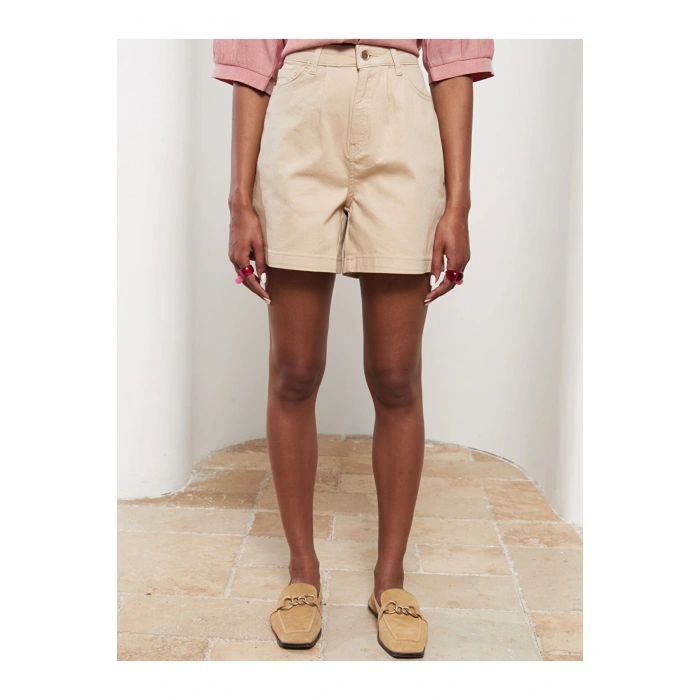 Rahat Kalıp Düz Cep Detaylı Gabardin Kadın Şort