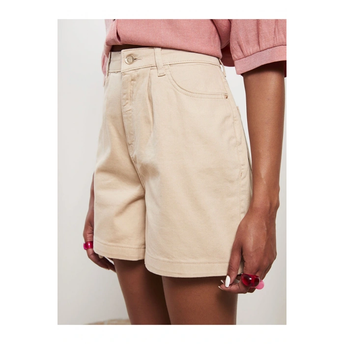 Rahat Kalıp Düz Cep Detaylı Gabardin Kadın Şort