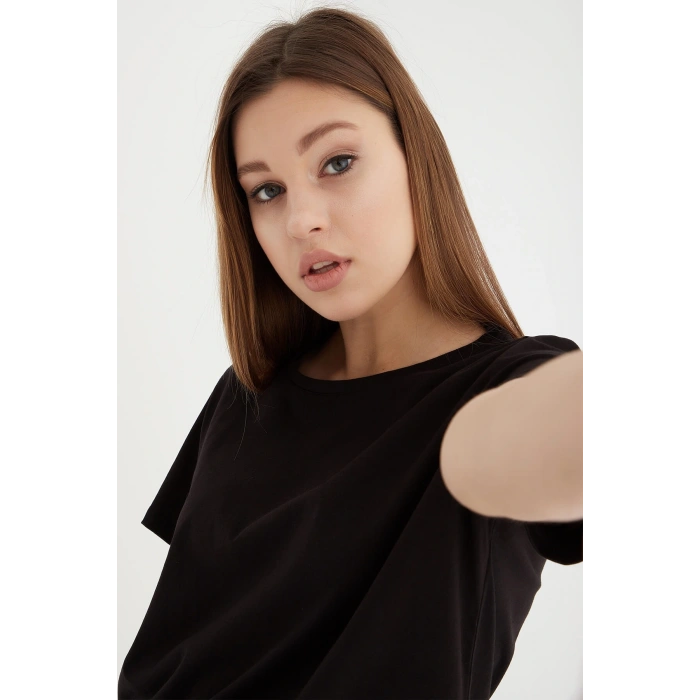 Bisiklet Yaka Basic T-shirt Siyah