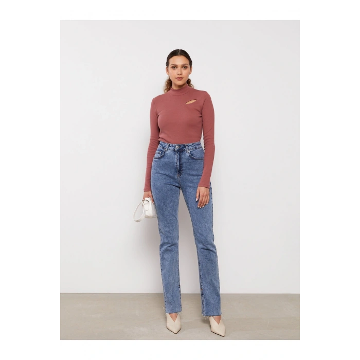 Dik Yaka Düz Uzun Kollu Kadın Tişört