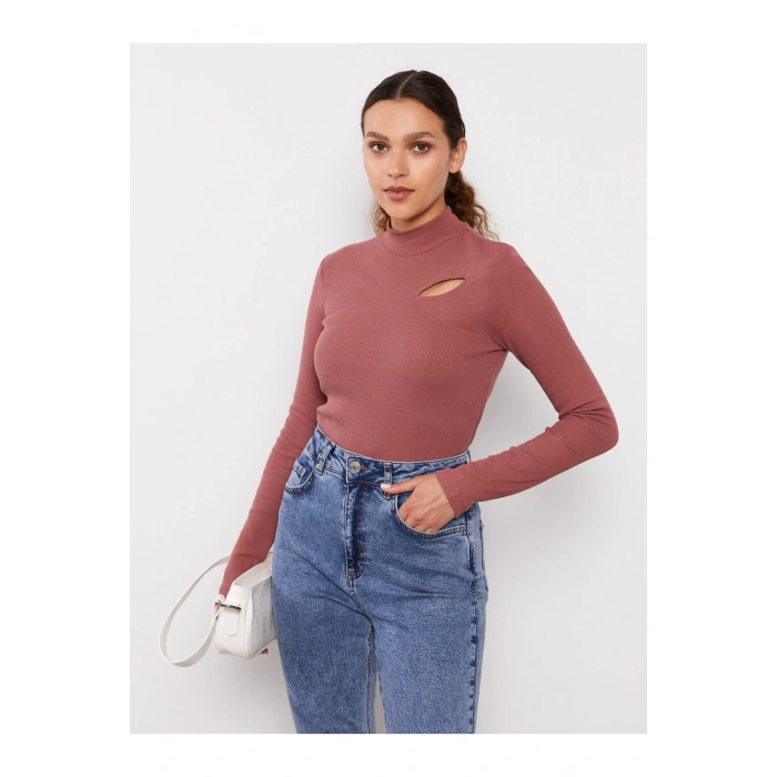 Dik Yaka Düz Uzun Kollu Kadın Tişört