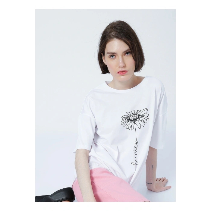22y0402k1 Bisiklet Yaka Relaxed Baskılı Beyaz Kadın T-shirt