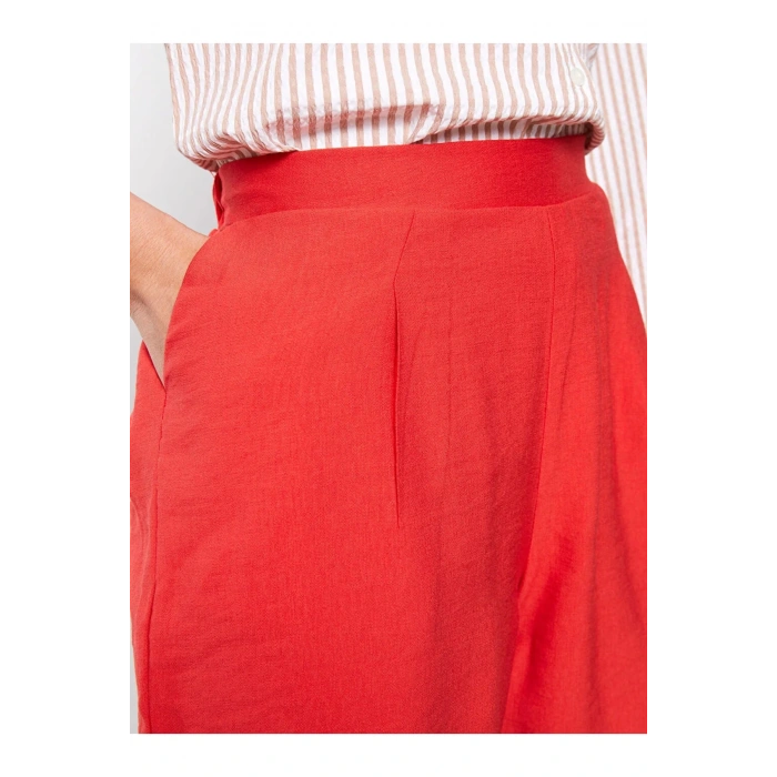 Beli Lastikli Düz Cep Detaylı Kadın Şort