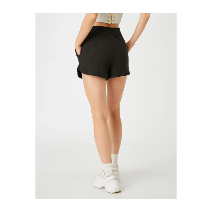 Slogan Baskılı Şort