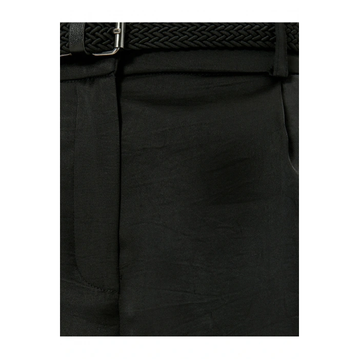 Mini Şort Kemerli Cep Detaylı Normal Bel