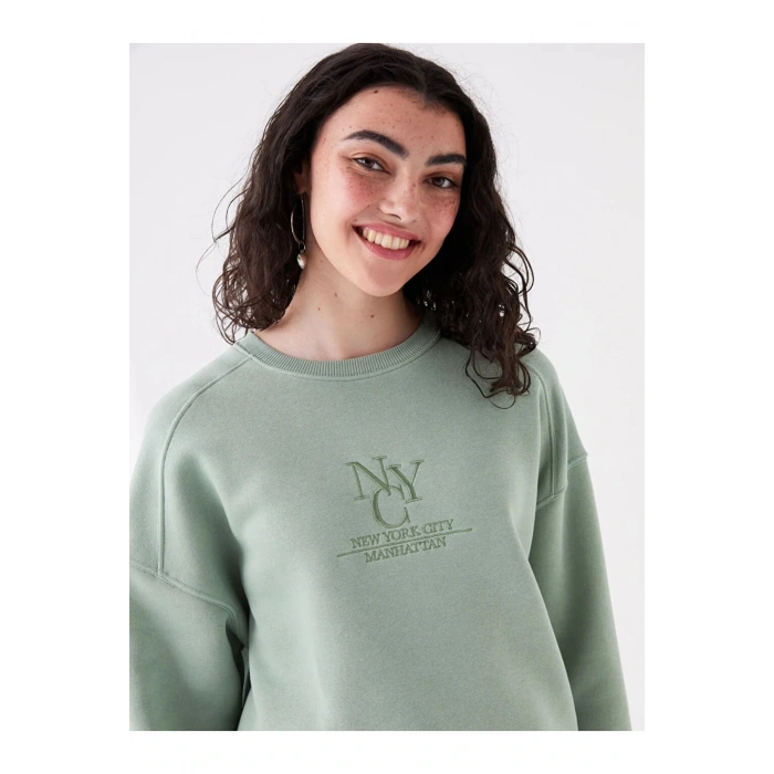 LCW Casual Bisiklet Yaka Nakışlı Uzun Kollu Oversize Kadın Sweatshirt