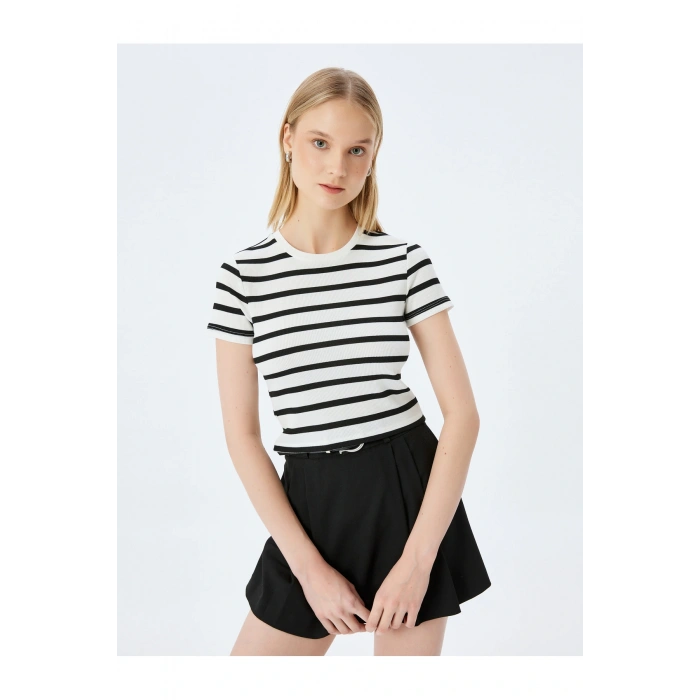 Basic Çizgili Bisiklet Yaka Kısa Kollu Kaşkorse Slim Fit Kadın Tişört