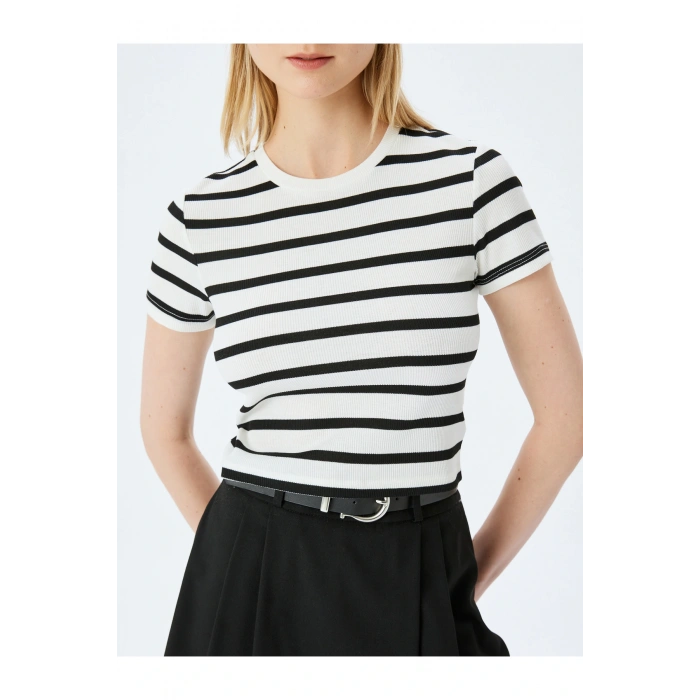 Basic Çizgili Bisiklet Yaka Kısa Kollu Kaşkorse Slim Fit Kadın Tişört
