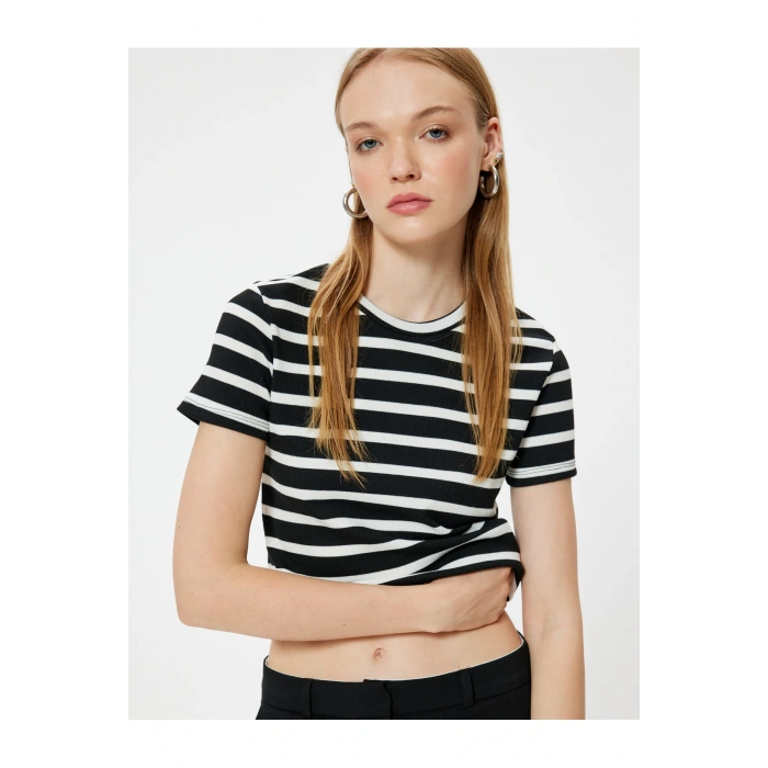 Basic Tişört Kısa Kollu Bisiklet Yaka Slim Fit