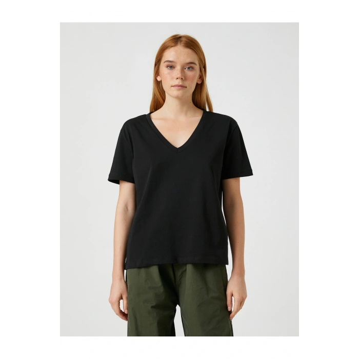 Basic Tişört V Yaka Kısa Kollu