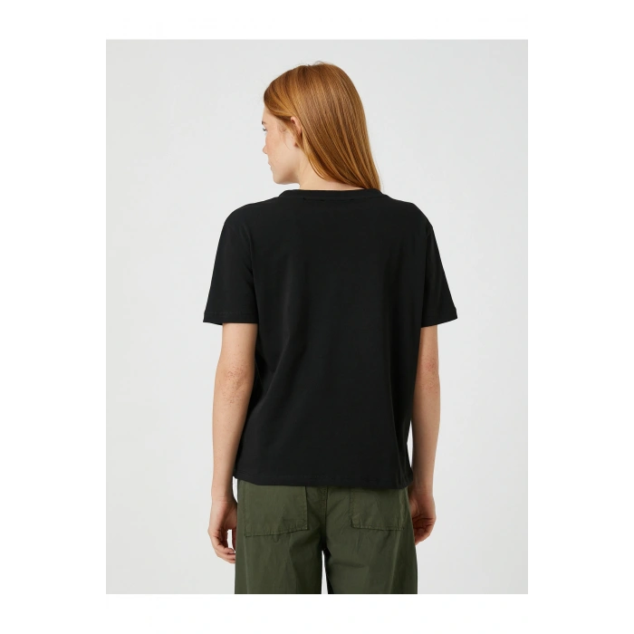 Basic Tişört V Yaka Kısa Kollu