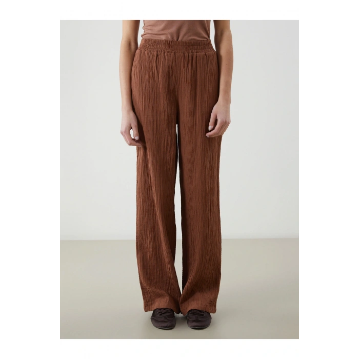 Beli Lastikli Dokulu Kadın Pantolon