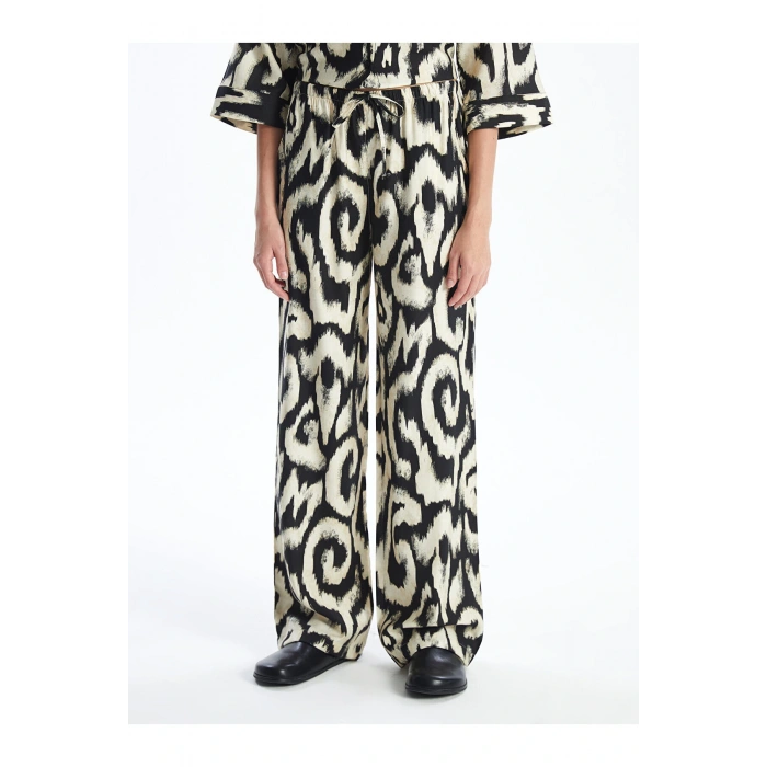 Beli Lastikli Rahat Kalıp Desenli Kadın Pantolon