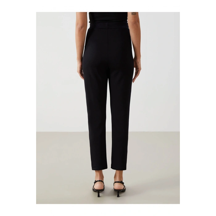 Beli Lastikli Şerit Detaylı Kadın Eşofman Altı